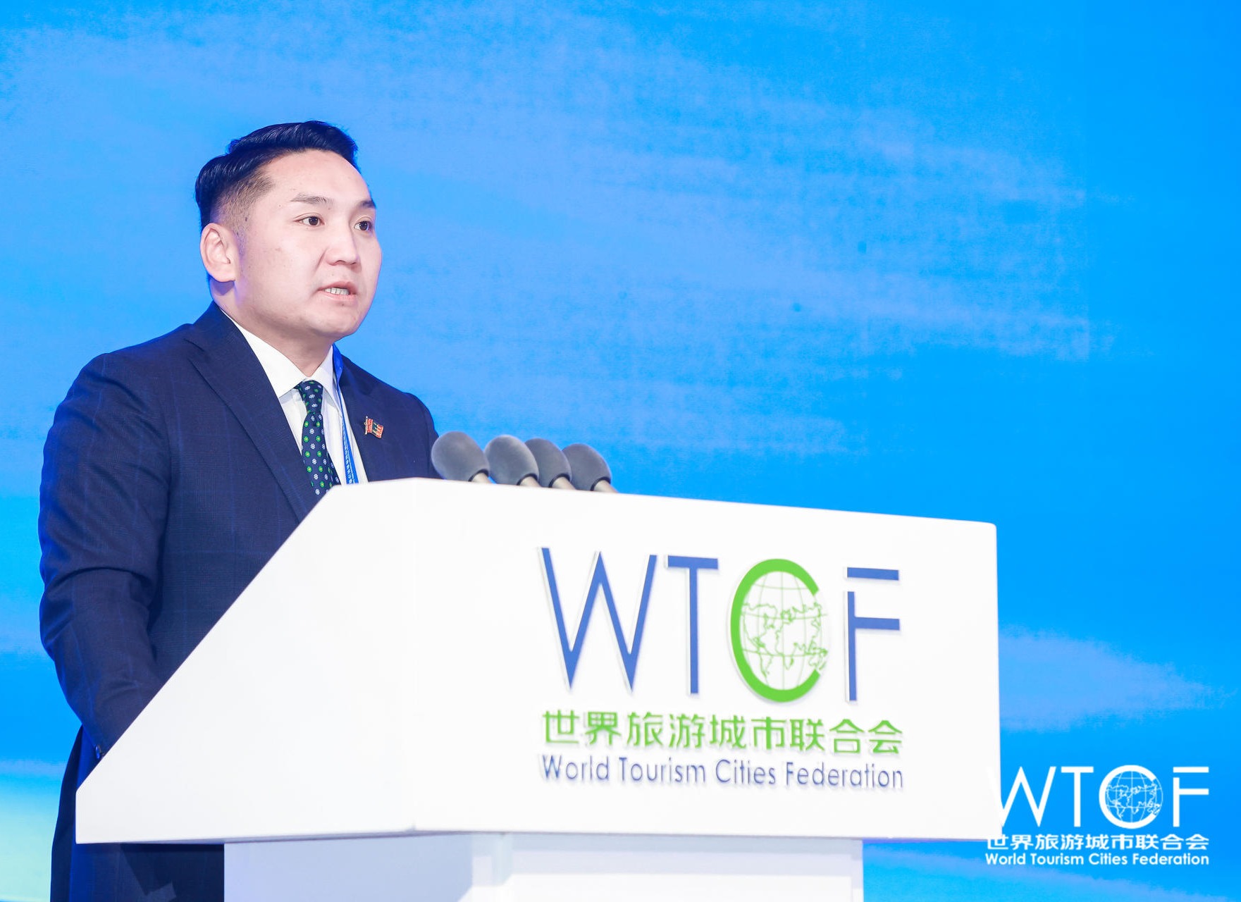 联合会新会员城市代表蒙古国乌兰巴托副市长特木尔图穆在开幕式上致辞
