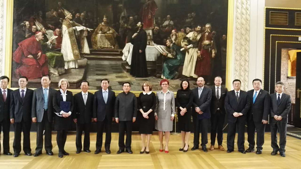 世界旅游城市联合会理事会主席王安顺出访会员城市布拉格