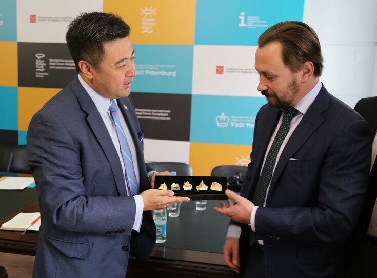 世界旅游城市联合会代表团拜访俄罗斯圣彼得堡市旅游发展委员会