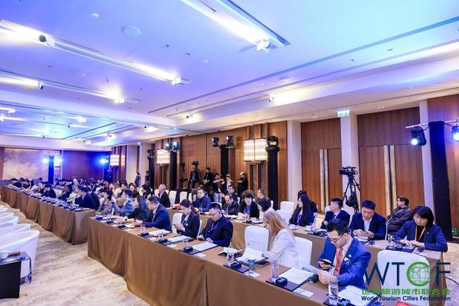 “旅游+航空”融合发展论坛在2025世界旅游城市联合会香港香山旅游峰会期间成功举办_fororder_4